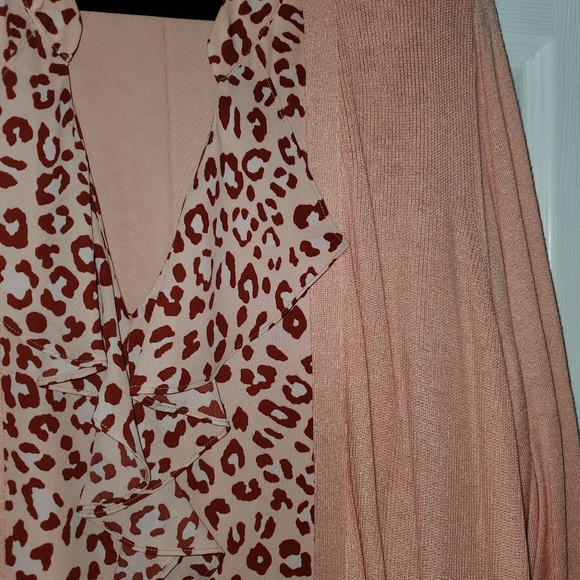 Sweater - Picture 4 of 4